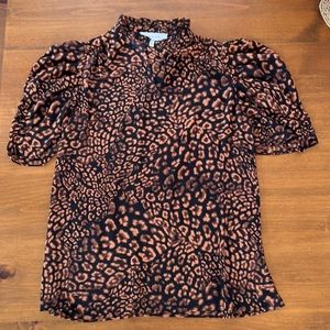 Like new Lark & Ro blouse